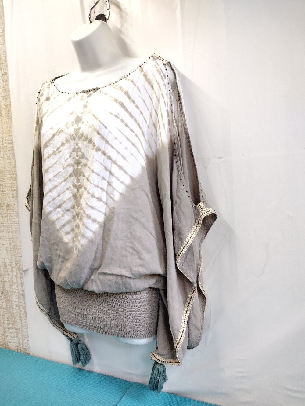 Skemo Women's Boho Cold Shoulder Dolman Tunic Caftan Top Pullover Beige Size M